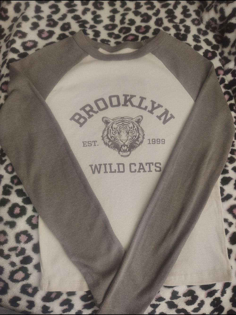 Pink Republic Two-Tone Gray & Cream Brooklyn Wild Cats Long Sleeve Tee